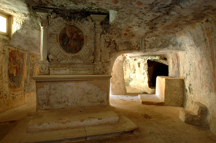 Interno della Cripta della Beata Vergine di Coelimanna a Supersano
